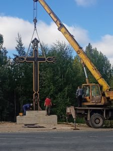 В Сосногорске на въезде в город установили поклонный крест